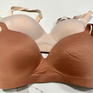 Set of 2 Soma Enbliss Wireless bras 36D